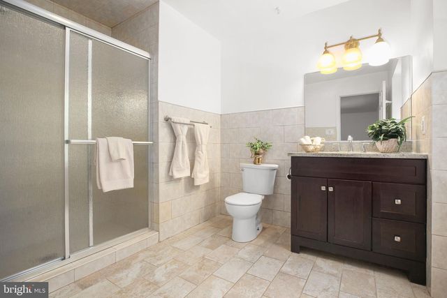 6401 WOLF RUN HUNT CT, Fairfax Station, VA 22039