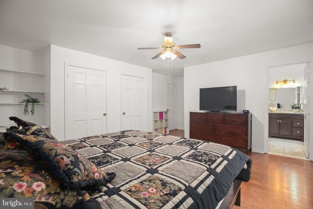 6401 WOLF RUN HUNT CT, Fairfax Station, VA 22039