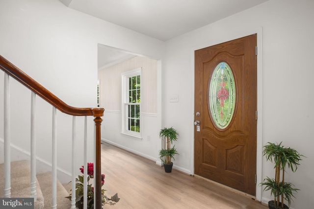 6401 WOLF RUN HUNT CT, Fairfax Station, VA 22039