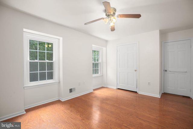 6401 WOLF RUN HUNT CT, Fairfax Station, VA 22039