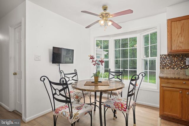 6401 WOLF RUN HUNT CT, Fairfax Station, VA 22039