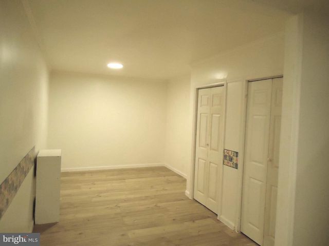 6401 WOLF RUN HUNT CT, Fairfax Station, VA 22039