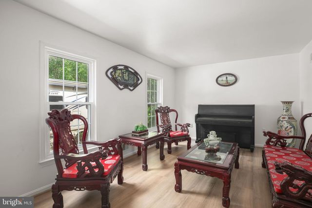 6401 WOLF RUN HUNT CT, Fairfax Station, VA 22039