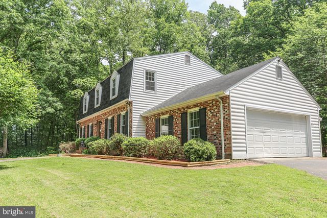 6401 WOLF RUN HUNT CT, Fairfax Station, VA 22039