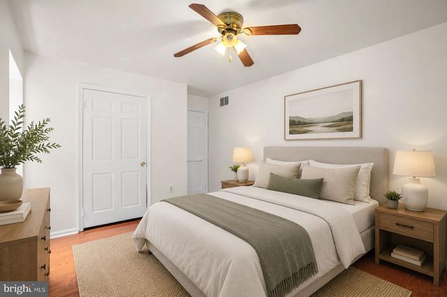 6401 WOLF RUN HUNT CT, Fairfax Station, VA 22039