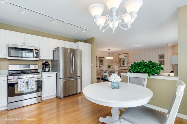 2737 Cameron Court, Darien, IL 60561