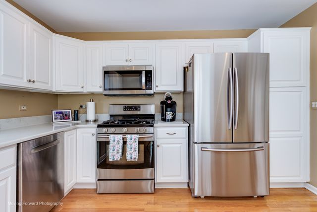 2737 Cameron Court, Darien, IL 60561