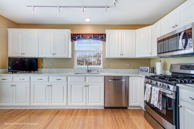 2737 Cameron Court, Darien, IL 60561