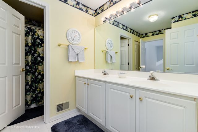 2737 Cameron Court, Darien, IL 60561