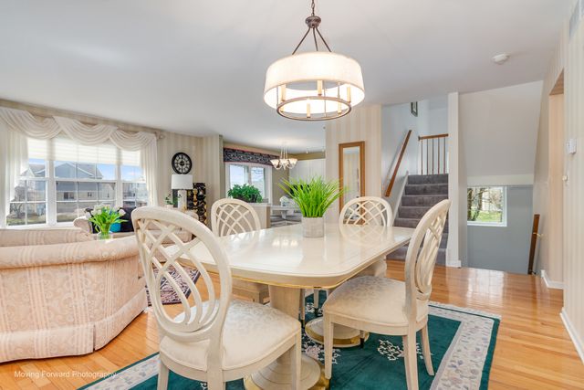 2737 Cameron Court, Darien, IL 60561