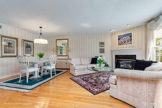 2737 Cameron Court, Darien, IL 60561