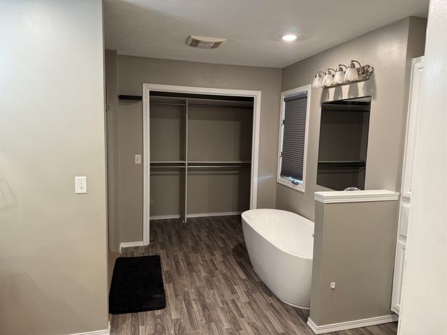 430 E Wild Plum Rd, Derby, KS 67037