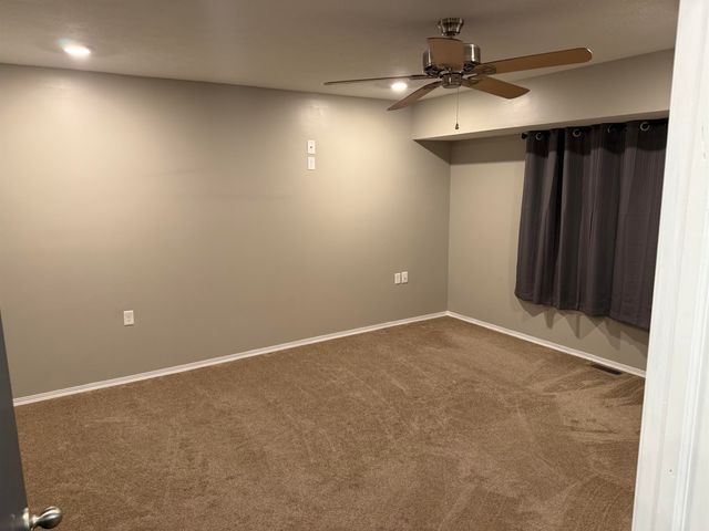 430 E Wild Plum Rd, Derby, KS 67037