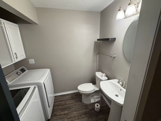 430 E Wild Plum Rd, Derby, KS 67037