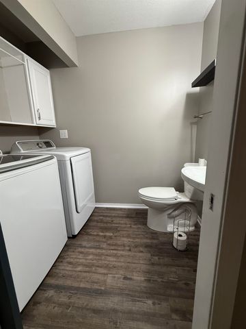 430 E Wild Plum Rd, Derby, KS 67037