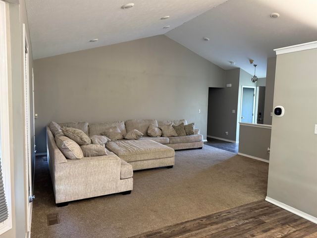 430 E Wild Plum Rd, Derby, KS 67037
