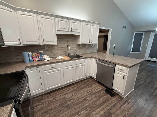 430 E Wild Plum Rd, Derby, KS 67037