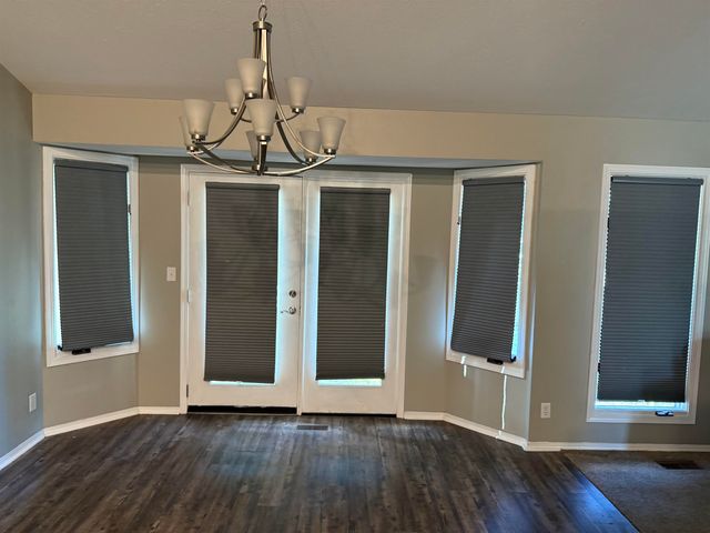 430 E Wild Plum Rd, Derby, KS 67037