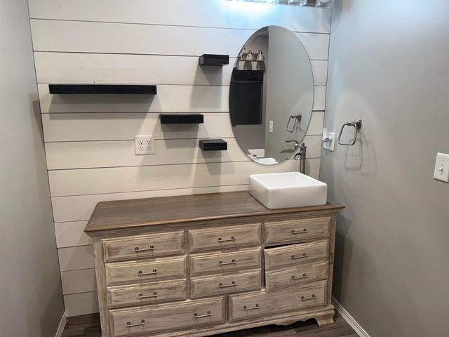 430 E Wild Plum Rd, Derby, KS 67037