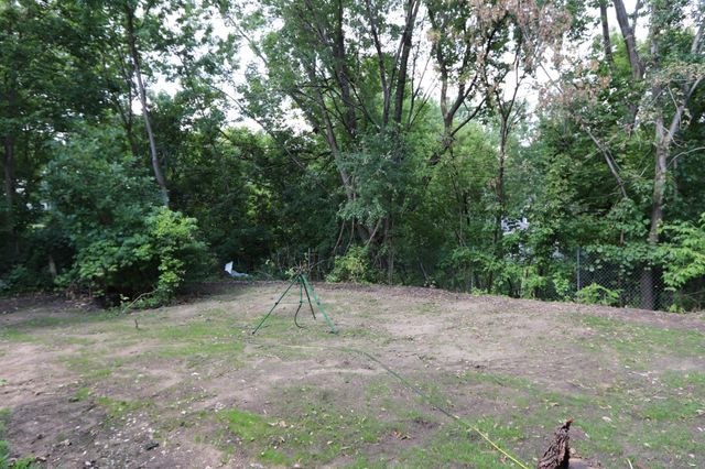 345 Walnut Lane, Apple Valley, MN 55124