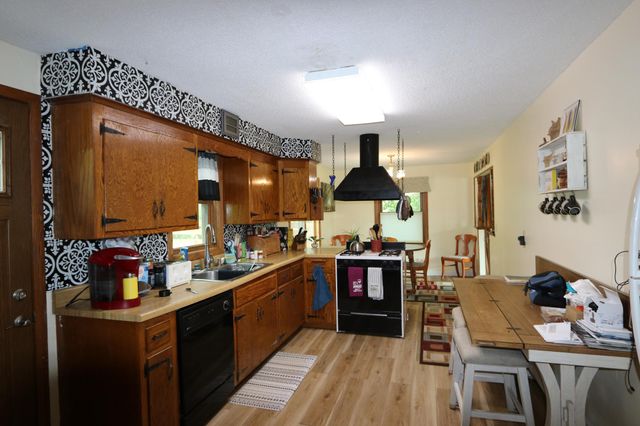 345 Walnut Lane, Apple Valley, MN 55124