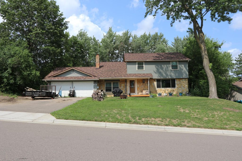 345 Walnut Lane, Apple Valley, MN 55124