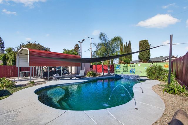 2500 Greenboro St, Turlock, CA 95382