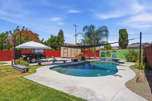 2500 Greenboro St, Turlock, CA 95382