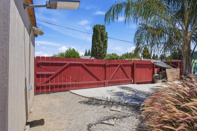 2500 Greenboro St, Turlock, CA 95382