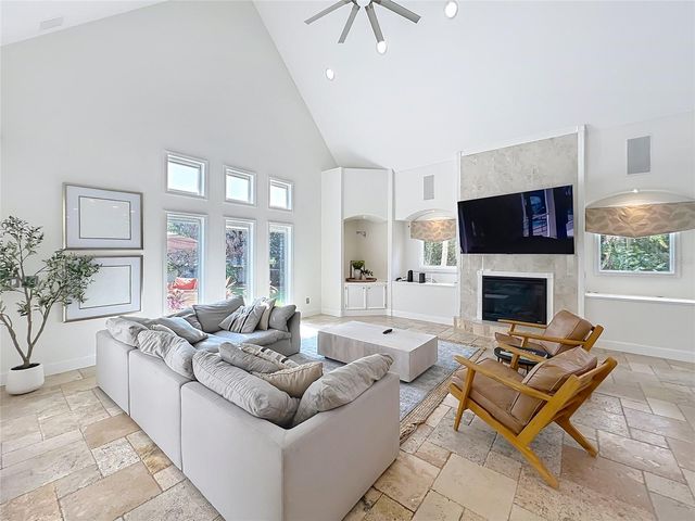 2204 CAIRNS COURT, Orlando, FL 32835