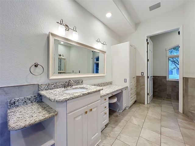 2204 CAIRNS COURT, Orlando, FL 32835
