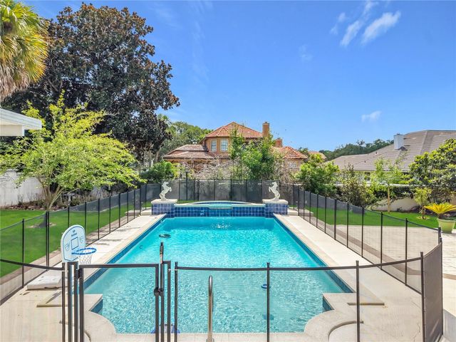 2204 CAIRNS COURT, Orlando, FL 32835