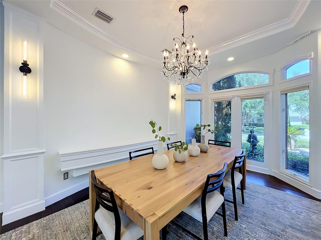 Image 13 of property listing at 2204 CAIRNS COURT, Orlando, FL 32835