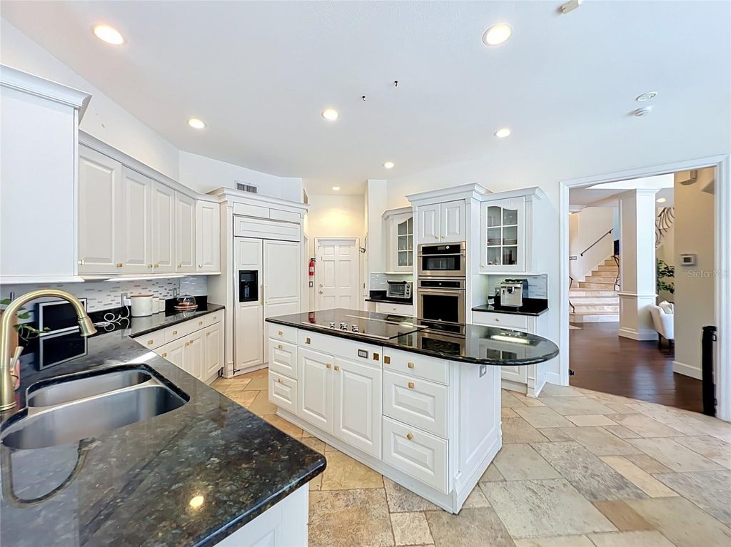 Image 18 of property listing at 2204 CAIRNS COURT, Orlando, FL 32835