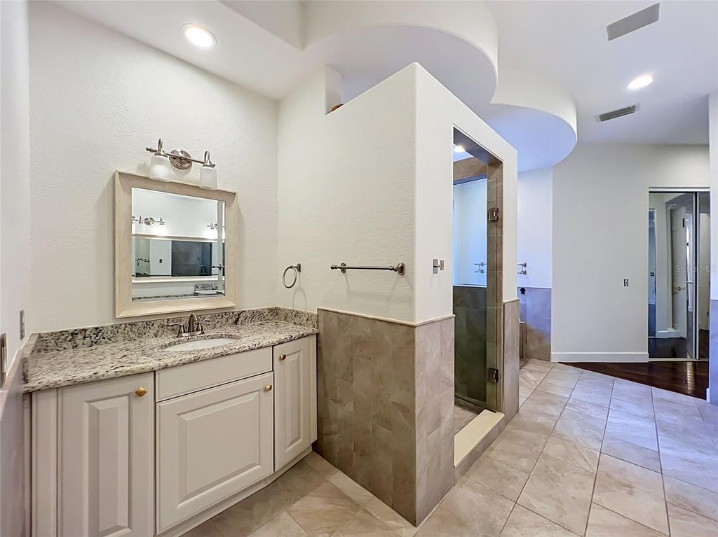Image 40 of property listing at 2204 CAIRNS COURT, Orlando, FL 32835