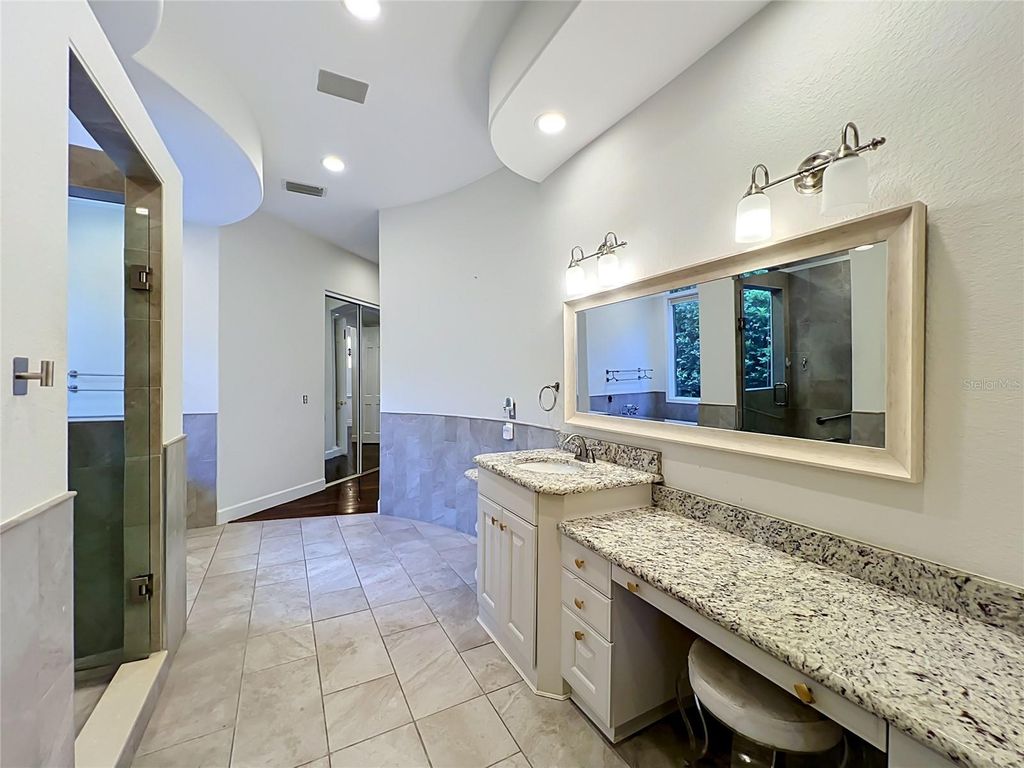 Image 41 of property listing at 2204 CAIRNS COURT, Orlando, FL 32835