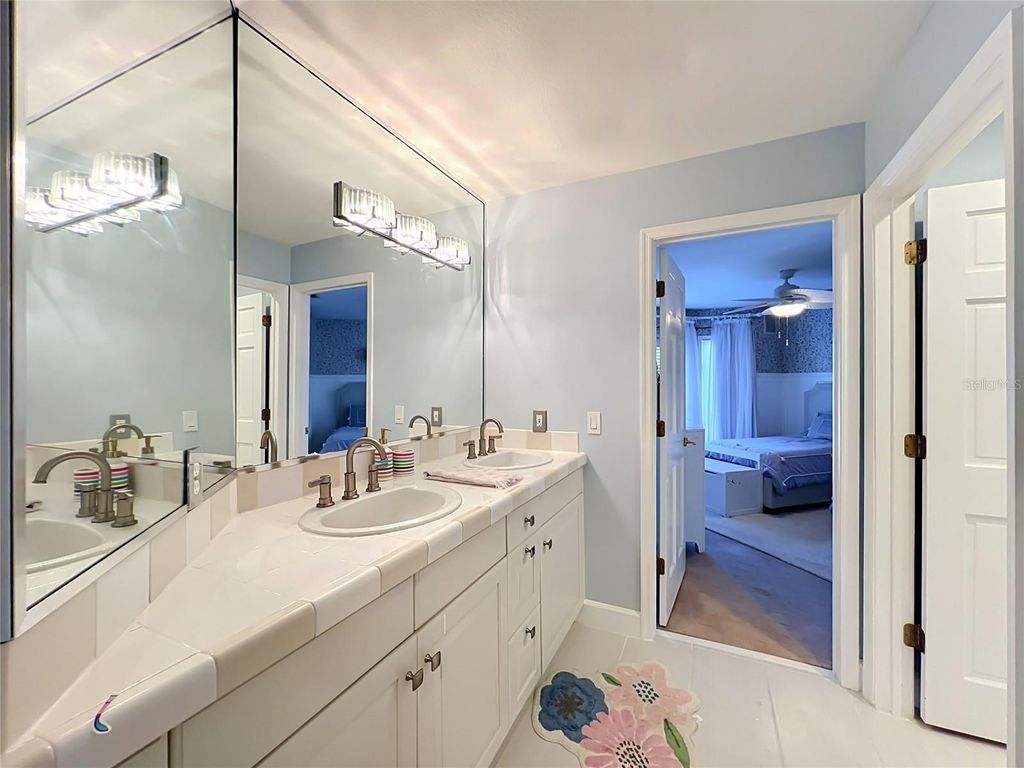 Image 47 of property listing at 2204 CAIRNS COURT, Orlando, FL 32835