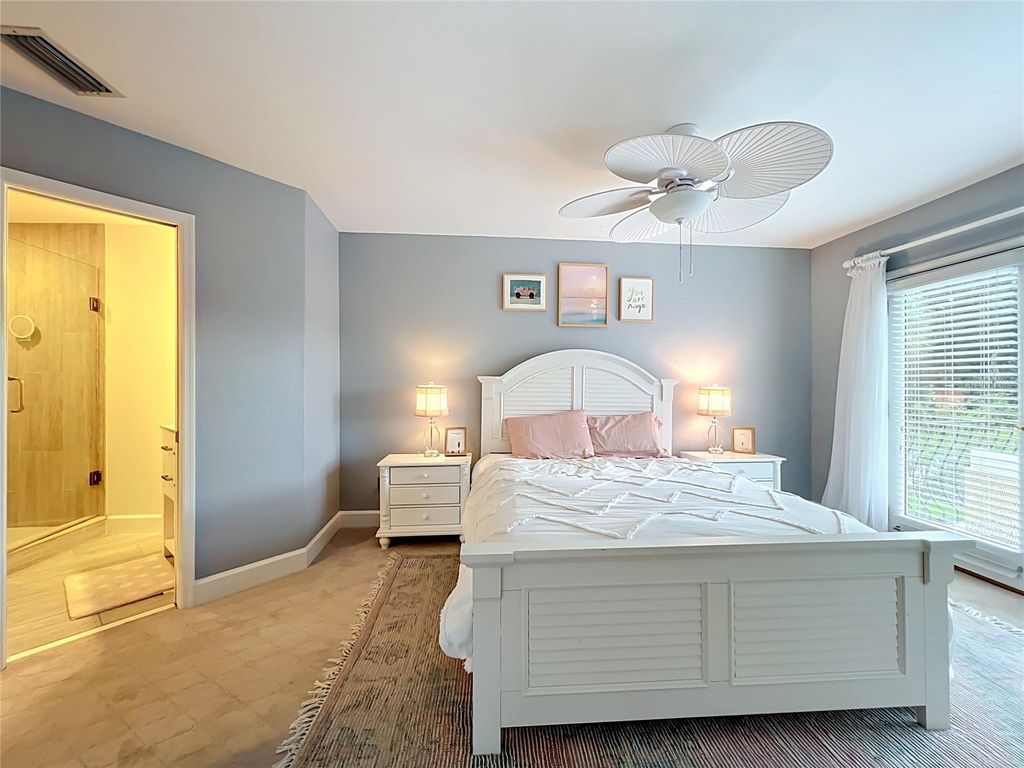 Image 50 of property listing at 2204 CAIRNS COURT, Orlando, FL 32835
