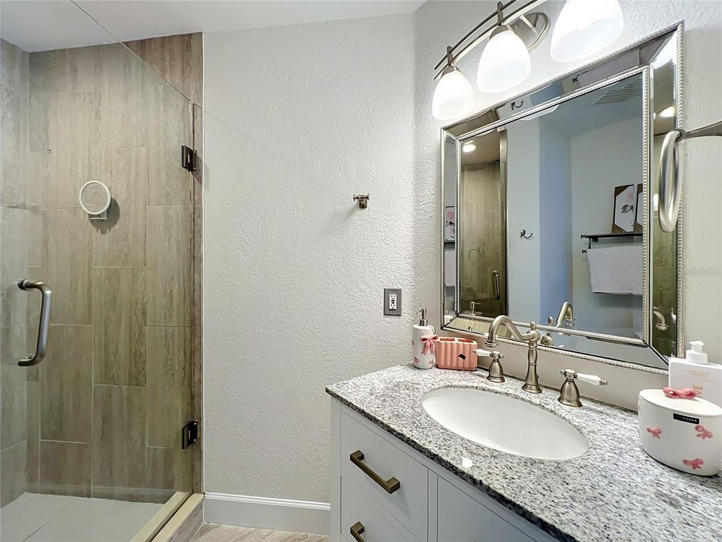 Image 51 of property listing at 2204 CAIRNS COURT, Orlando, FL 32835