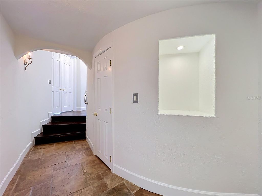 Image 61 of property listing at 2204 CAIRNS COURT, Orlando, FL 32835
