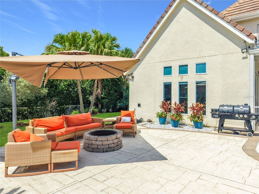 Image 78 of property listing at 2204 CAIRNS COURT, Orlando, FL 32835