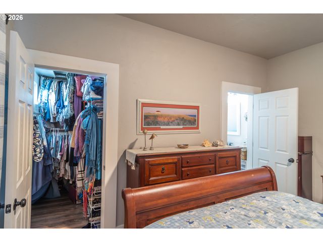 334 Ne NASH St, Roseburg, OR 97470