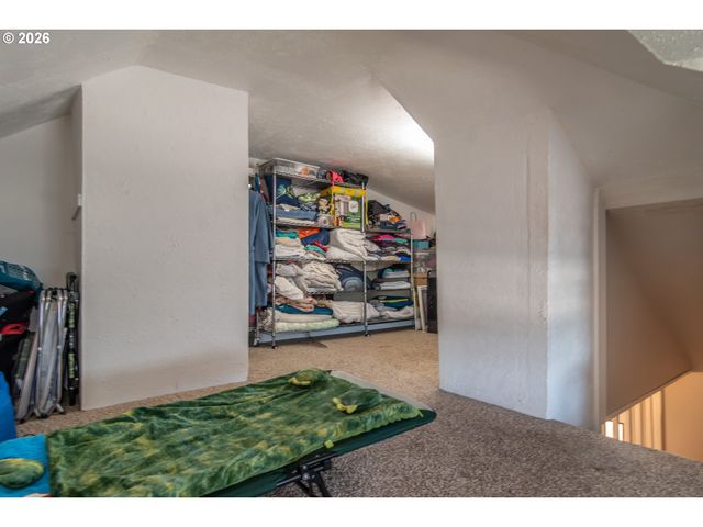 334 Ne NASH St, Roseburg, OR 97470