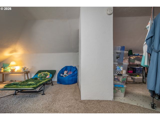 334 Ne NASH St, Roseburg, OR 97470