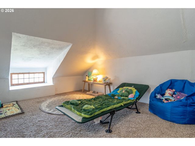 334 Ne NASH St, Roseburg, OR 97470