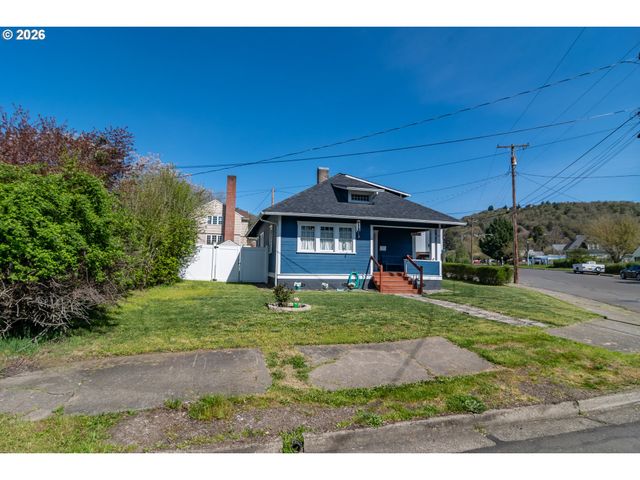 334 Ne NASH St, Roseburg, OR 97470