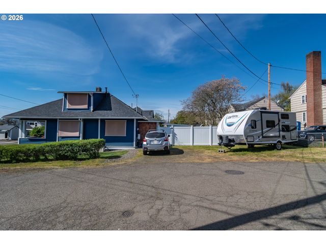 334 Ne NASH St, Roseburg, OR 97470