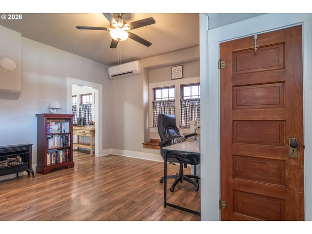 334 Ne NASH St, Roseburg, OR 97470