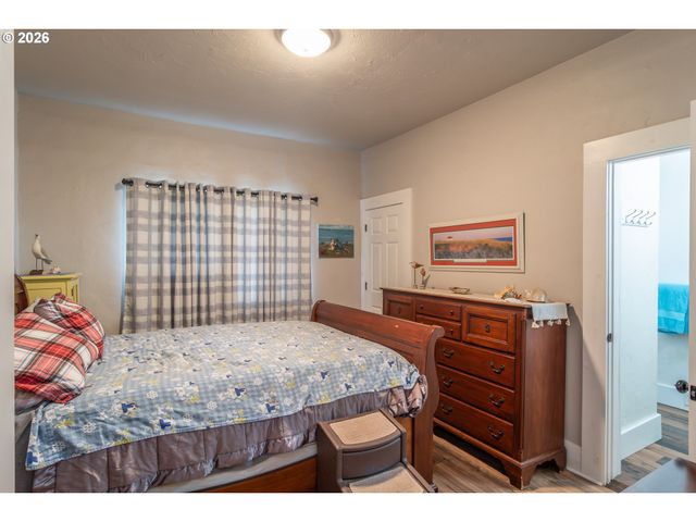 334 Ne NASH St, Roseburg, OR 97470