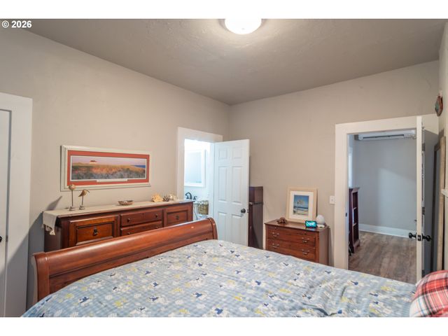 334 Ne NASH St, Roseburg, OR 97470